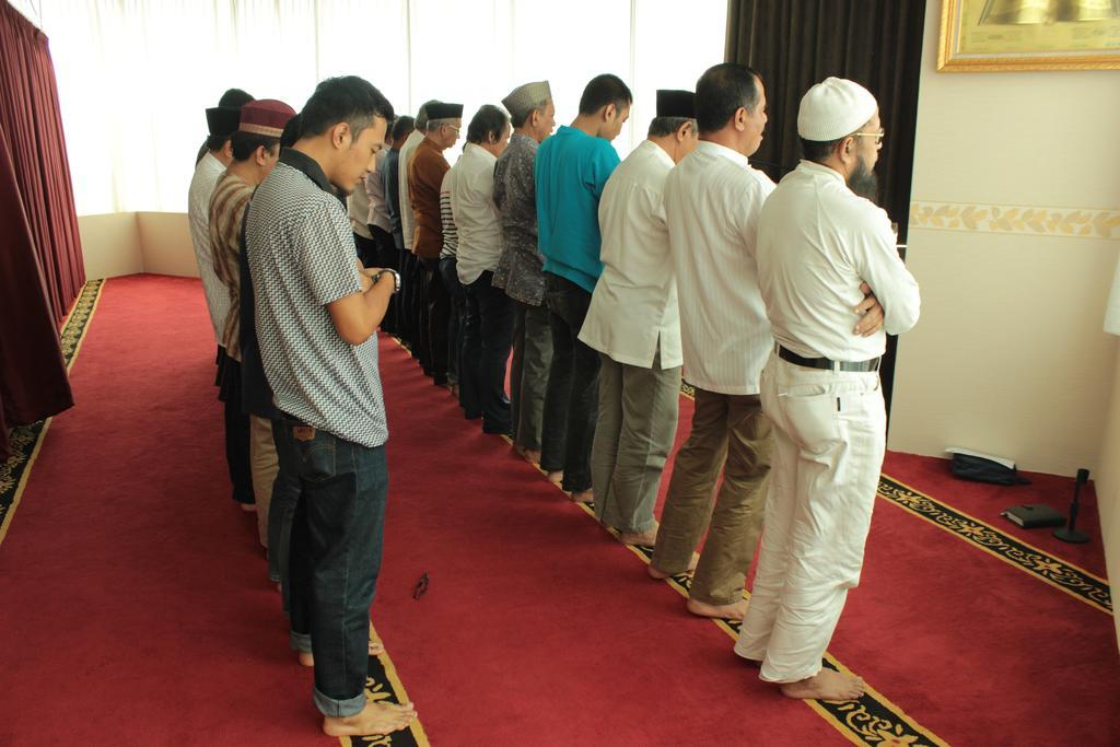 Horison Balairung Giacarta Esterno foto